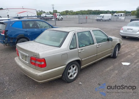 1999 Volvo S70 z USA, uszkodzony, nr VIN YV1LS55A2X1566049